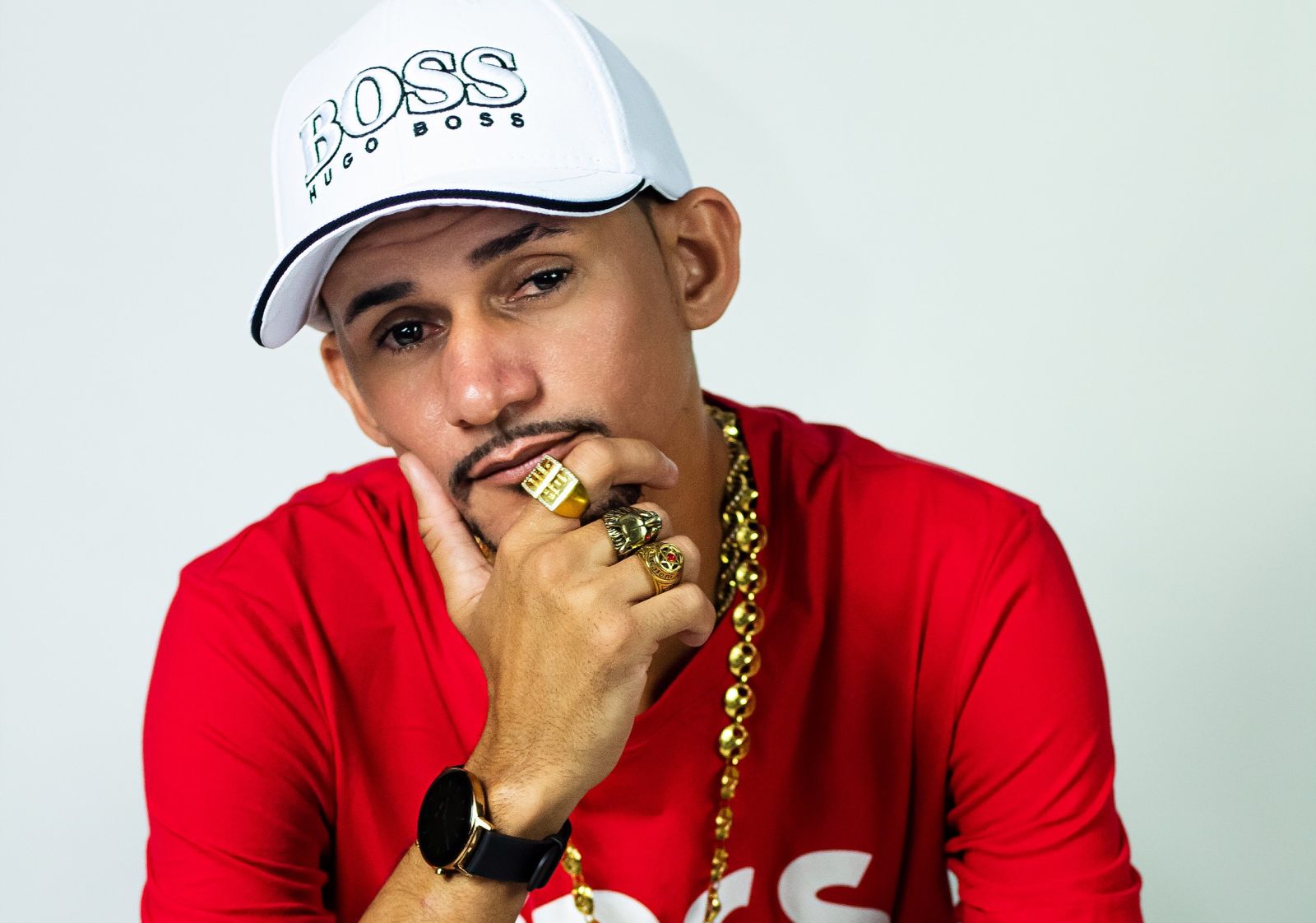 Dono do hit 'Marretada do Thor', Mc FG agita baile em Manaus
