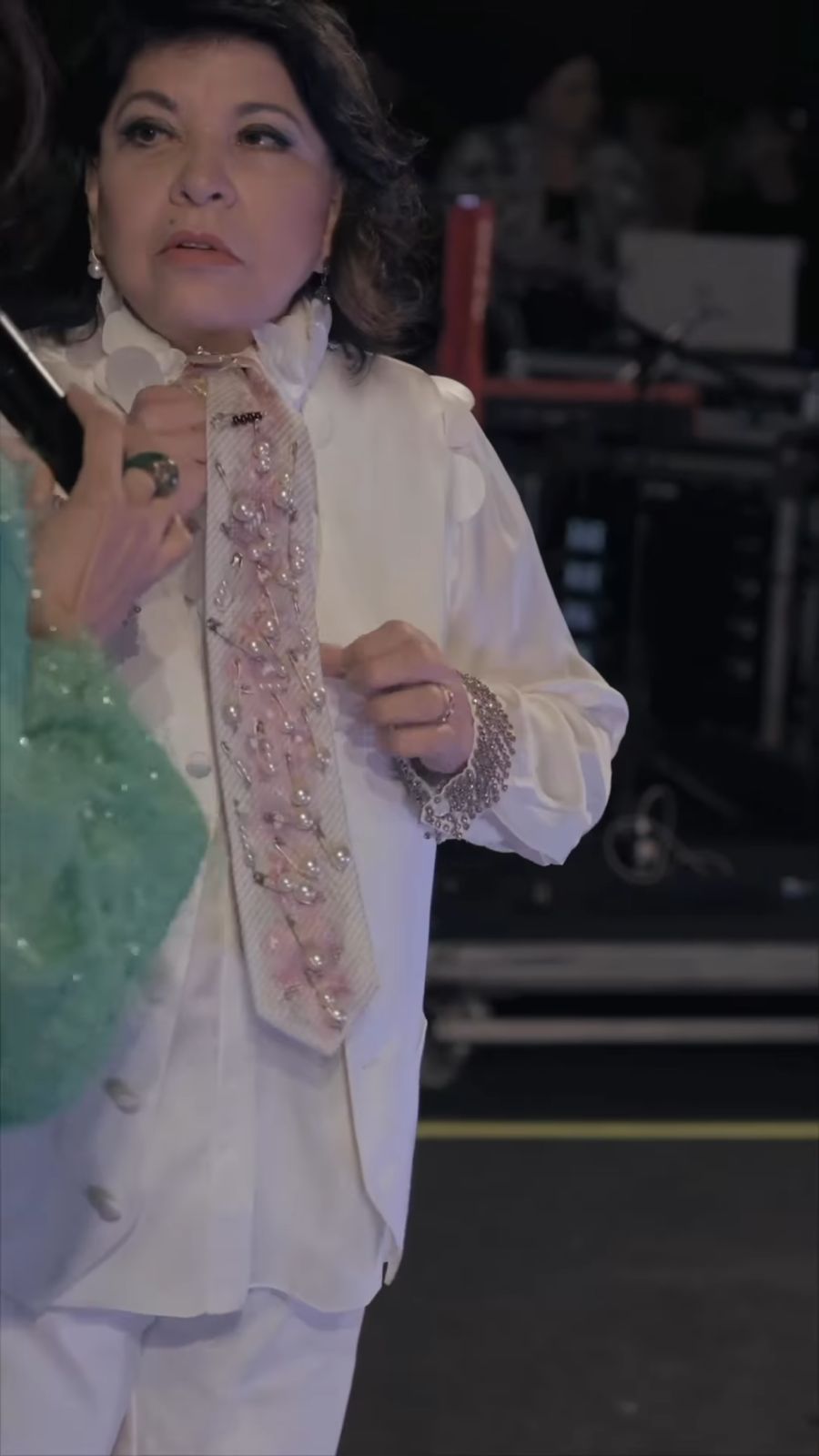 Roberta Miranda doa gravata para ajudar afetados pela seca no Amazonas 