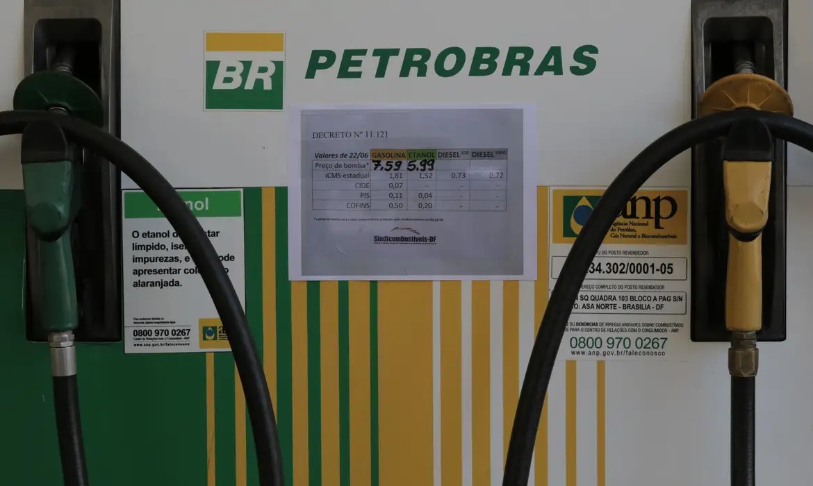 Petrobras reduz preço do diesel para distribuidoras