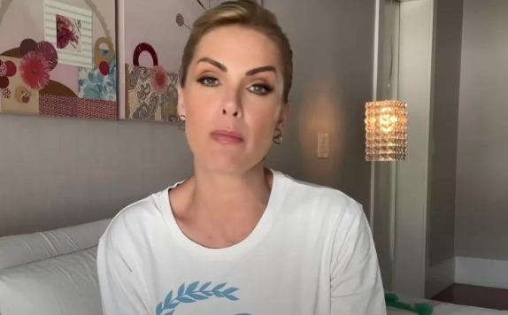 Ana Hickmann busca atendimento no SUS após ficar sem plano de saúde 