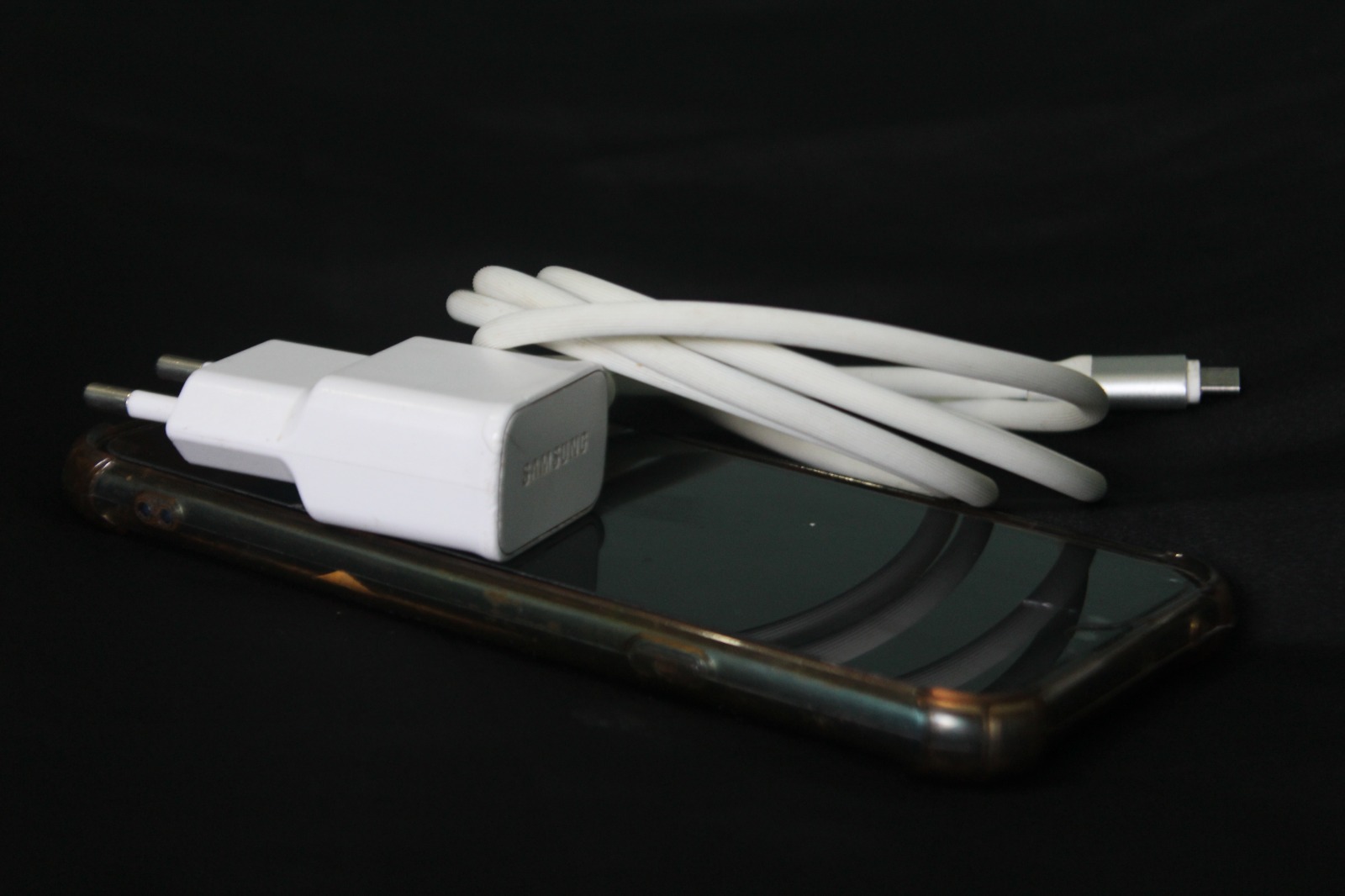 Carregador quente pode explodir? Saiba como prevenir