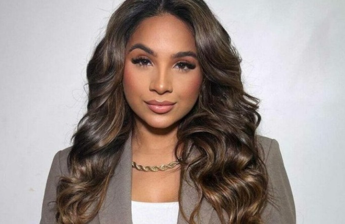 Cantora gospel Sarah Beatriz assume namoro com jogador 