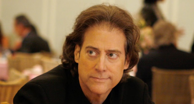 Ator Richard Lewis, de 'Curb Your Enthusiasm', morre aos 76 anos