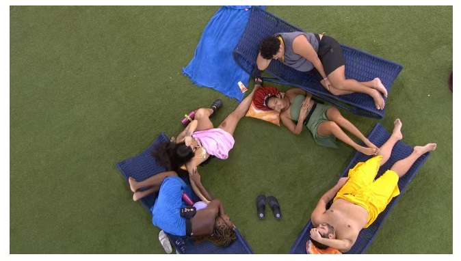 Lucas faz convite ao namorado de Pitel e sister rebate: 'para de graça'