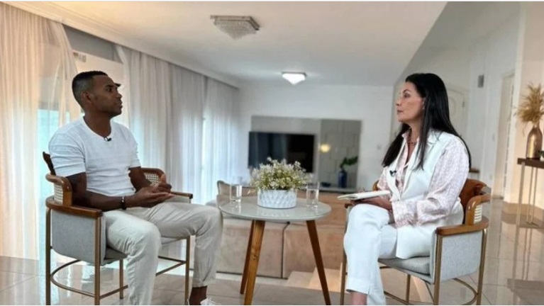 Robinho quebra silêncio após ser condenado por estupro na Itália