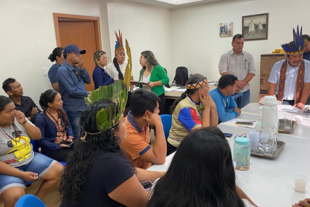 Inclusão digital: Indígenas ganham computadores no Amazonas