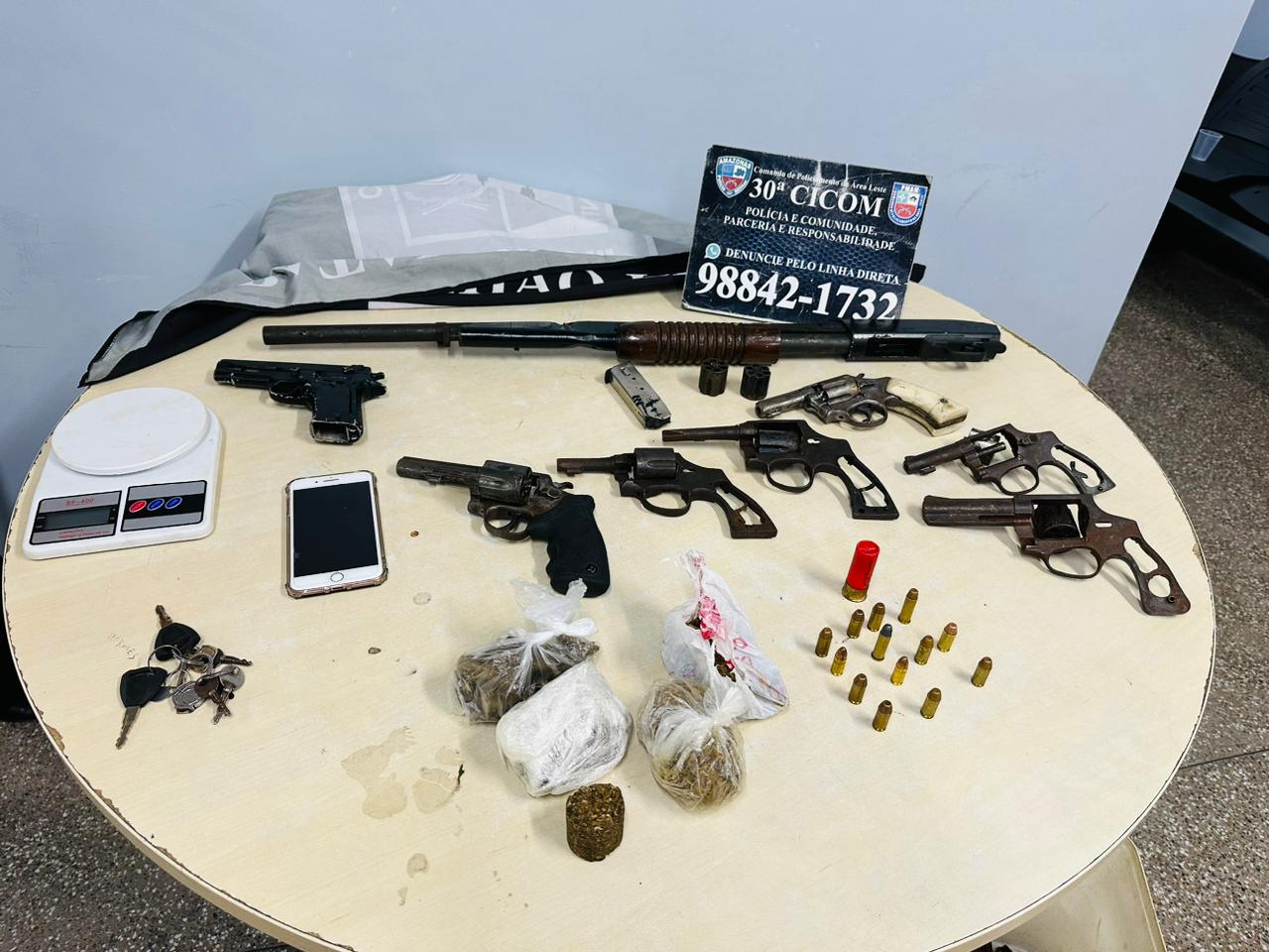 Integrantes de facção criminosa são presos com mais de 6 armas em Manaus