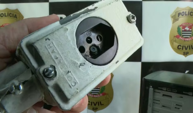 Homem é preso por instalar câmeras em vestiário feminino da FGV