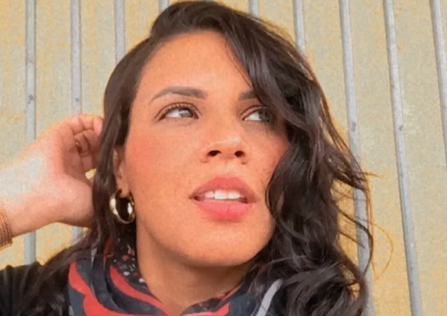 Quem é a mulher que aparece ao lado de Marcelinho Carioca em cativeiro? 