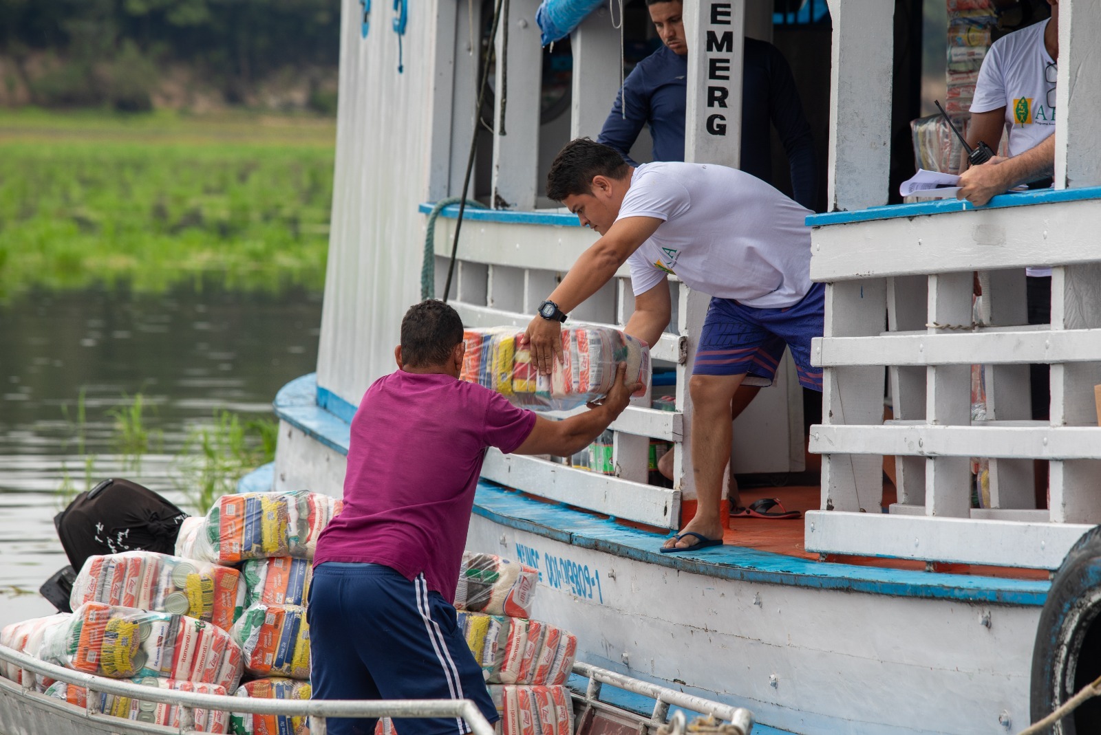 Mais de 4,7 mil famílias afetadas pela seca no Amazonas recebem ajuda humanitária