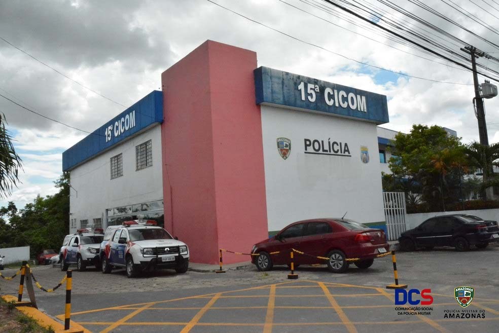 Motorista por app encosta em viatura da PM para escapar de roubo em Manaus