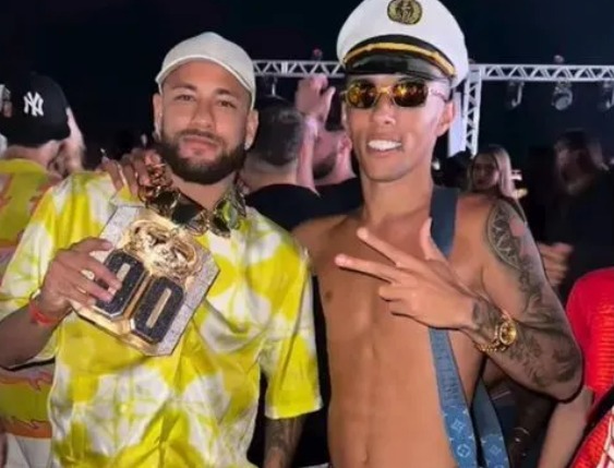 Quem é o influencer que deu colar milionário a Neymar e já foi alvo da PF?