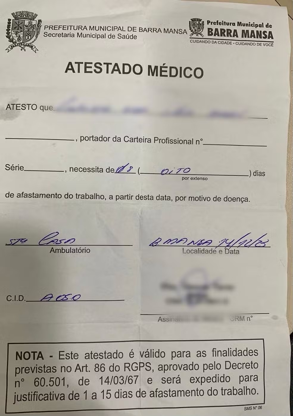 Jovem é presa ao usar atestado médico falsificado para faltar ao trabalho
