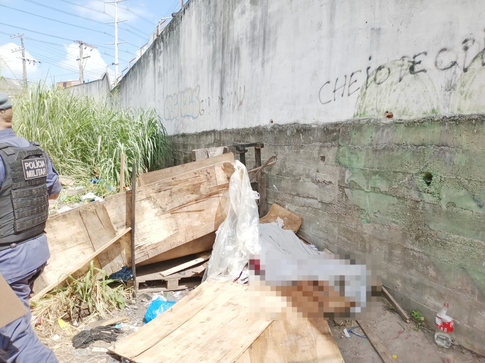 Homem em situação de rua é assassinado a tiros enquanto dormia em Manaus
