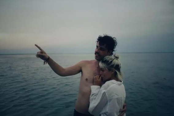 Diogo Defante assume namoro com atriz: 'completo e realizado'