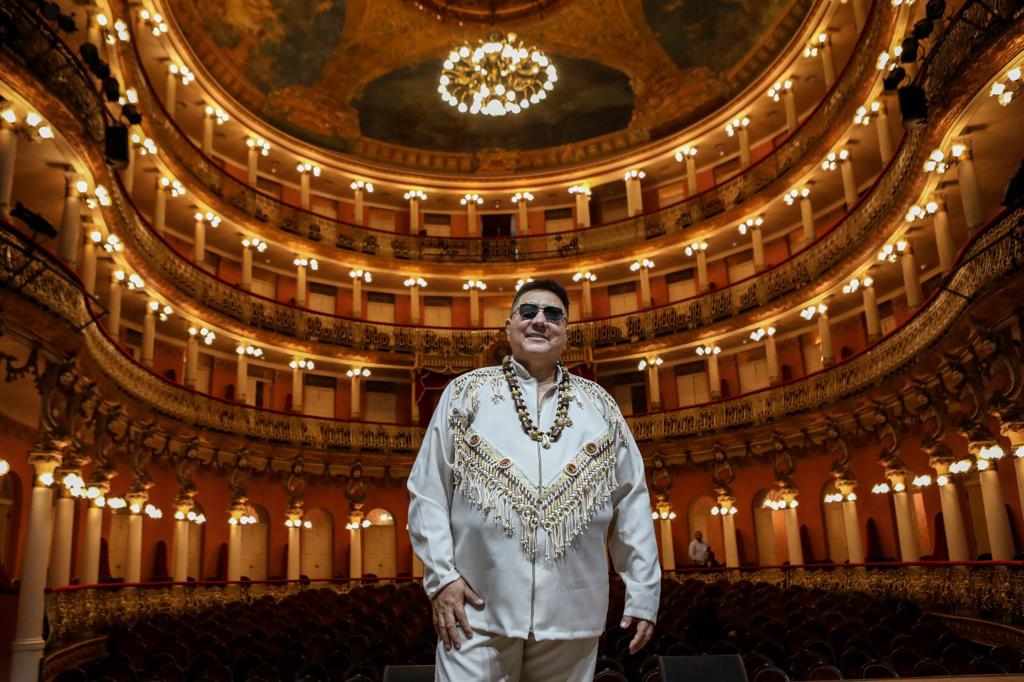 David Assayag comemora aniversário com show intimista em Manaus