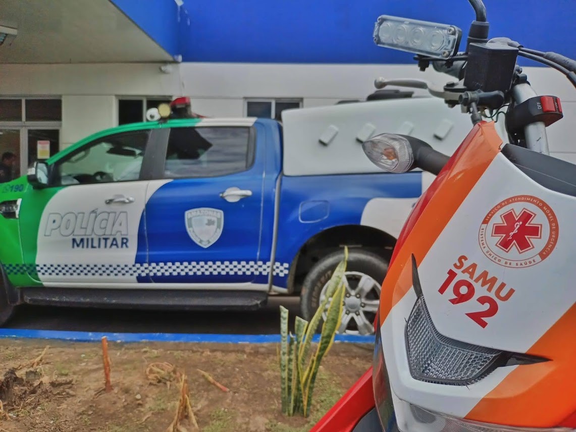 Dupla é derrubada de moto e espancada por moradores no Armando Mendes