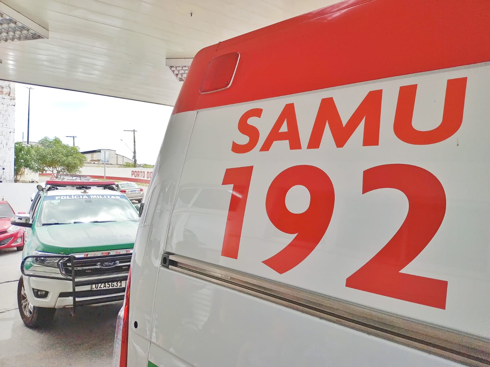 Homem é confundido com criminoso e baleado na oficina da família em Manaus