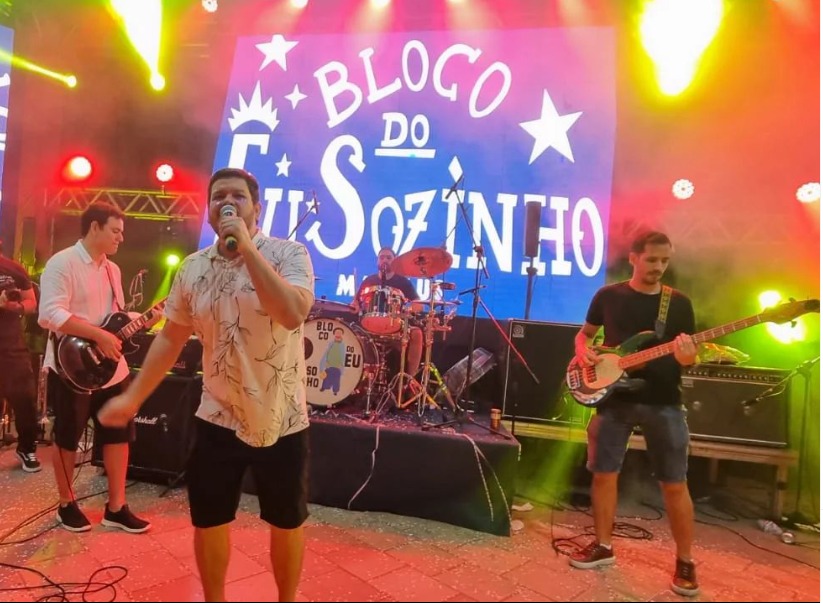 Bloco do Eu Sozinho reúne fãs do Los Hermanos em sua 9ª edição