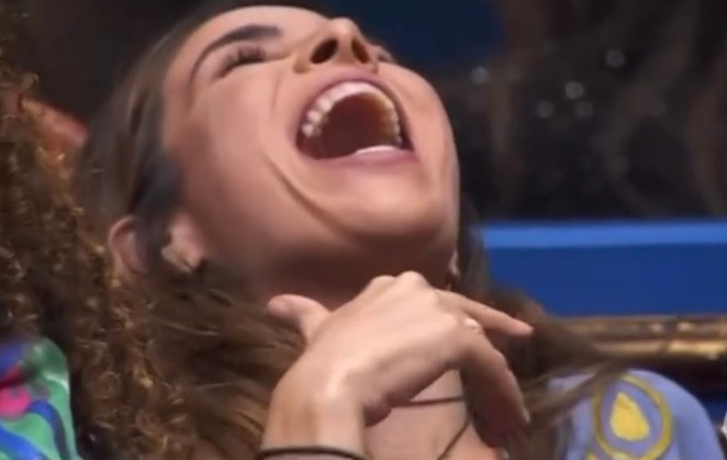 Internautas apontam falta de dente em Wanessa Camargo: 'tem tanto dinheiro'