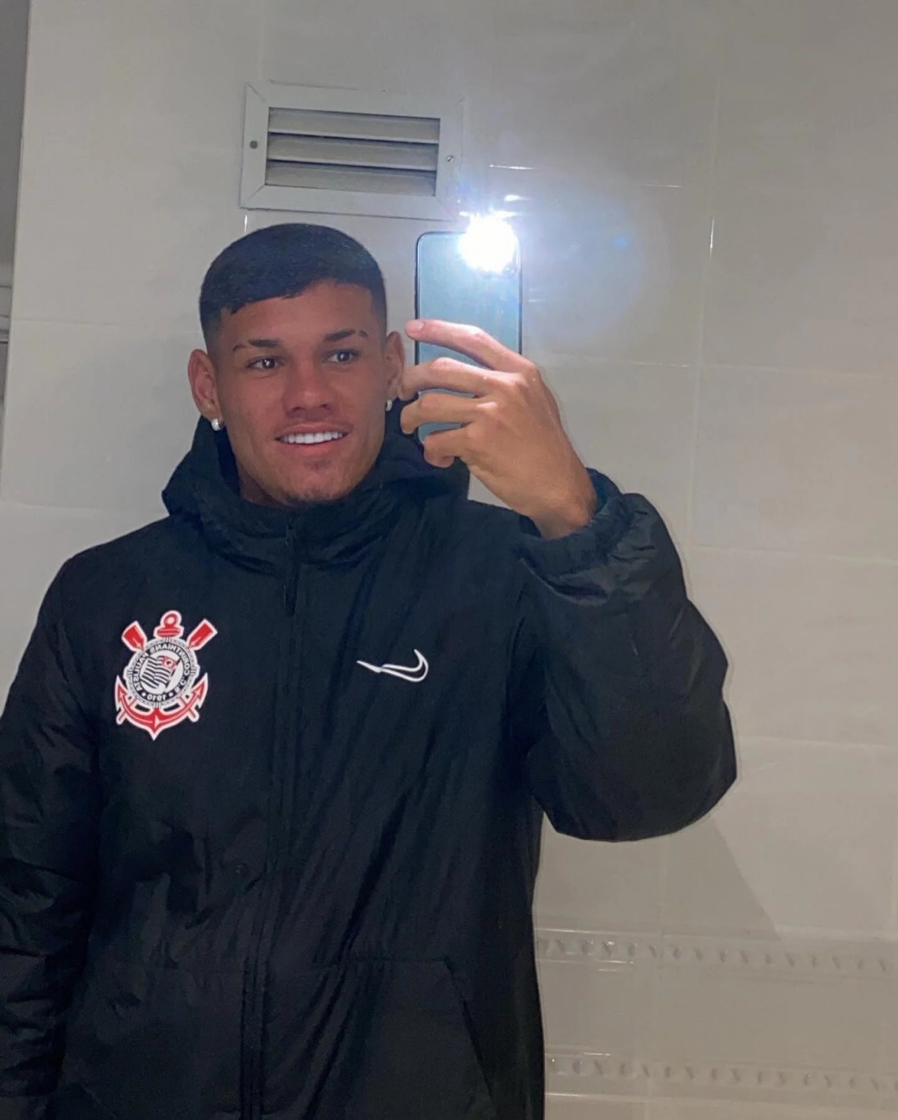 Jovem passou mal durante sexo com jogador do Corinthians antes de morrer, diz advogado