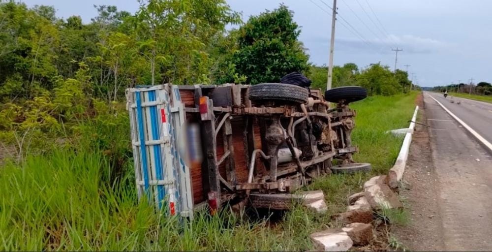 Servidora pública e marido morrem em grave acidente na BR-319