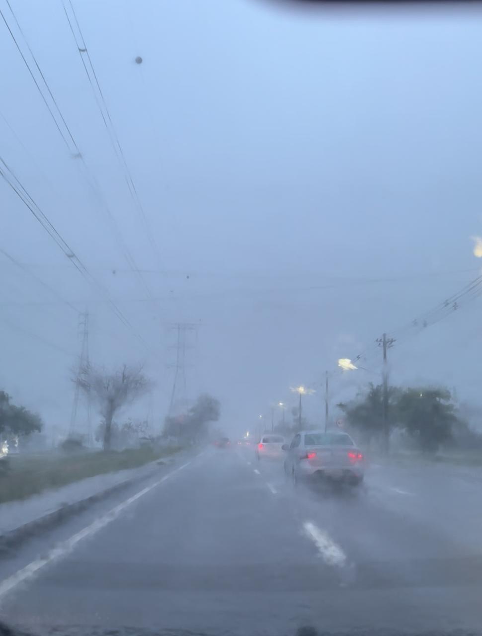 Manaus amanhece sob forte chuva nesta terça de Carnaval 