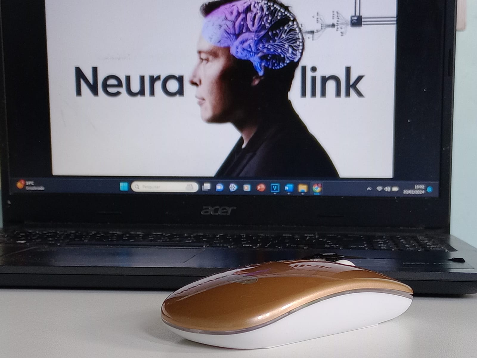 Paciente do Neuralink conseguiu mexer mouse com a mente, afirma Elon Musk