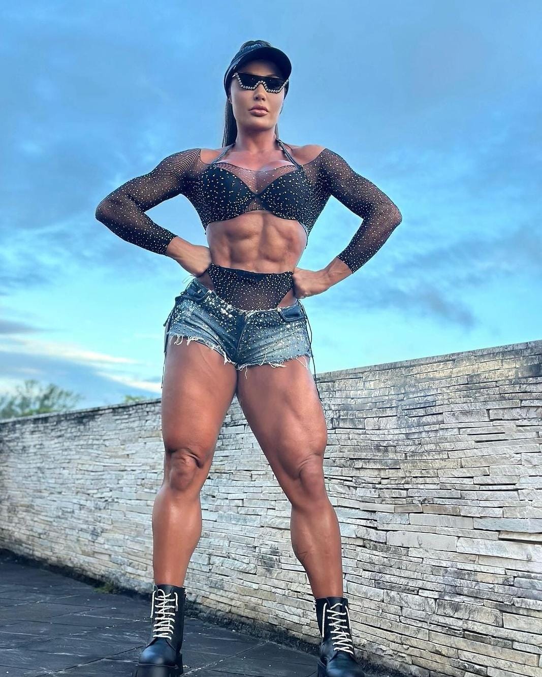 Gracyanne Barbosa debocha após Belo confirmar que ela come até 70 ovos por dia