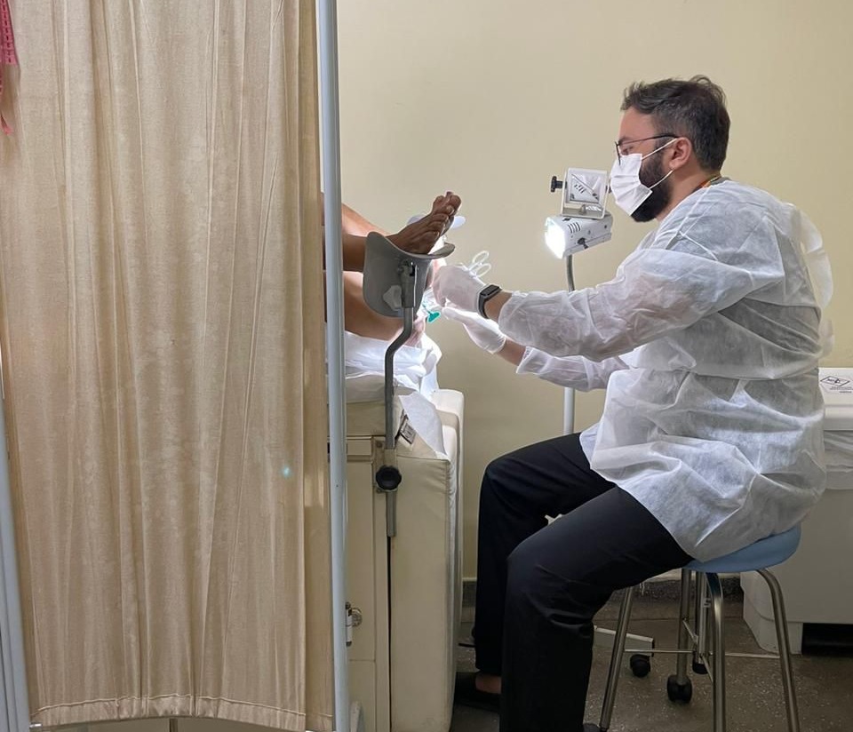 Consultório oferta inserção do DIU às mulheres em situação de rua em Manaus