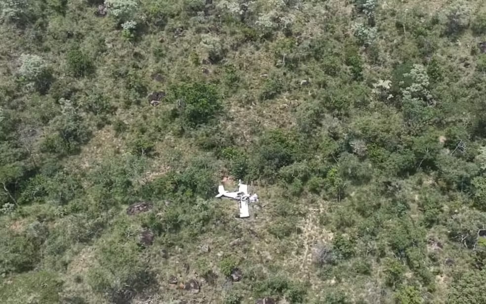 Avião cai e deixa três mortos na Bahia
