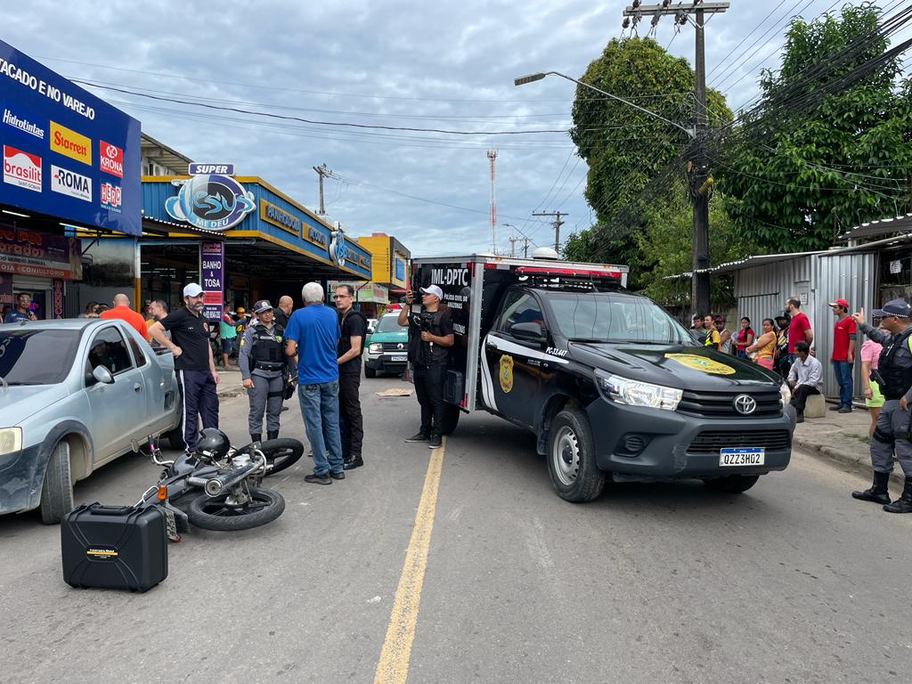 Motociclista tem cabeça esmagada por picape em grave acidente no Campos Sales