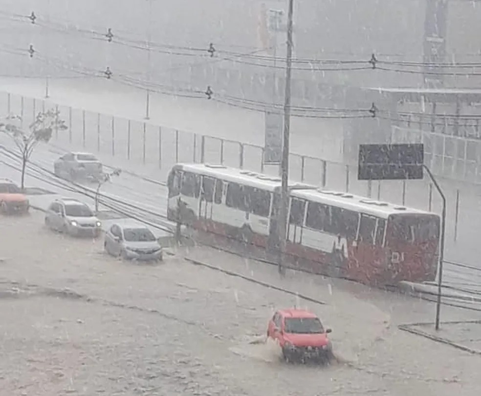Manaus deve ter chuvas isoladas nesta sexta