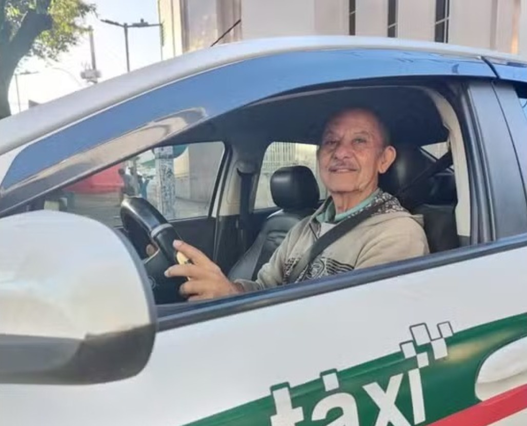 Taxista morre trancado no porta-malas do próprio carro após assalto