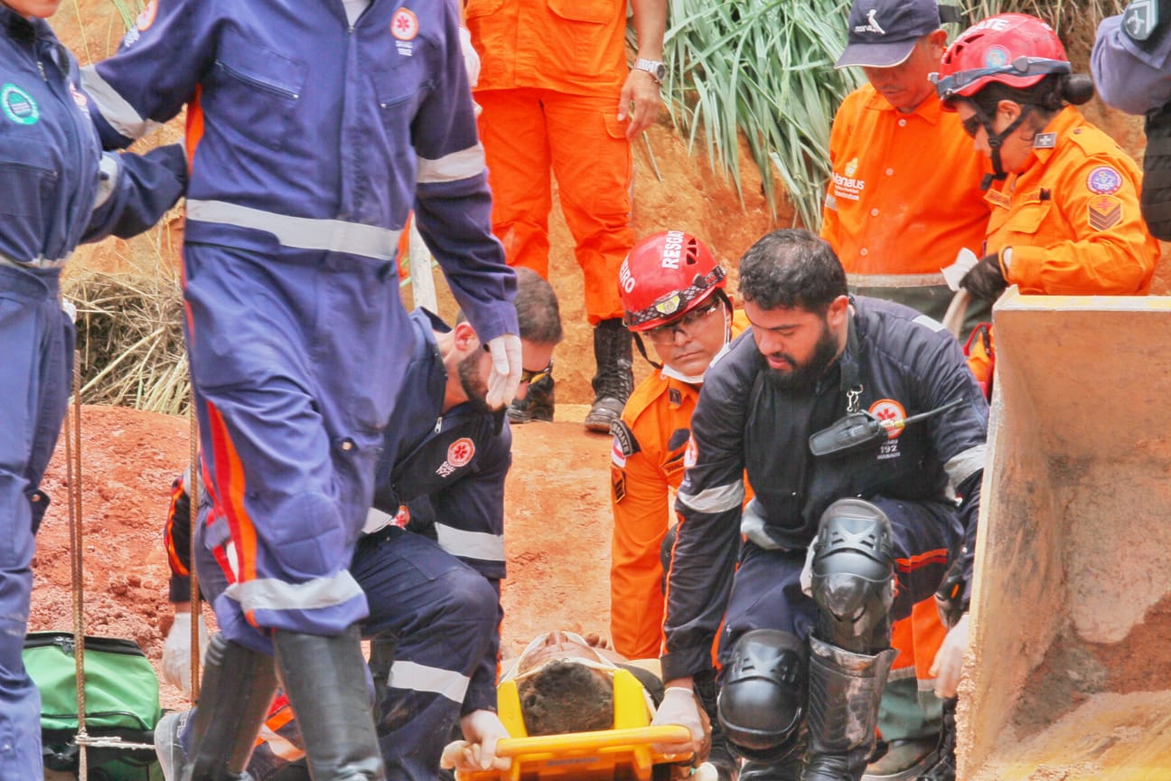 Trabalhador soterrado durante obra em Manaus conta detalhes do acidente