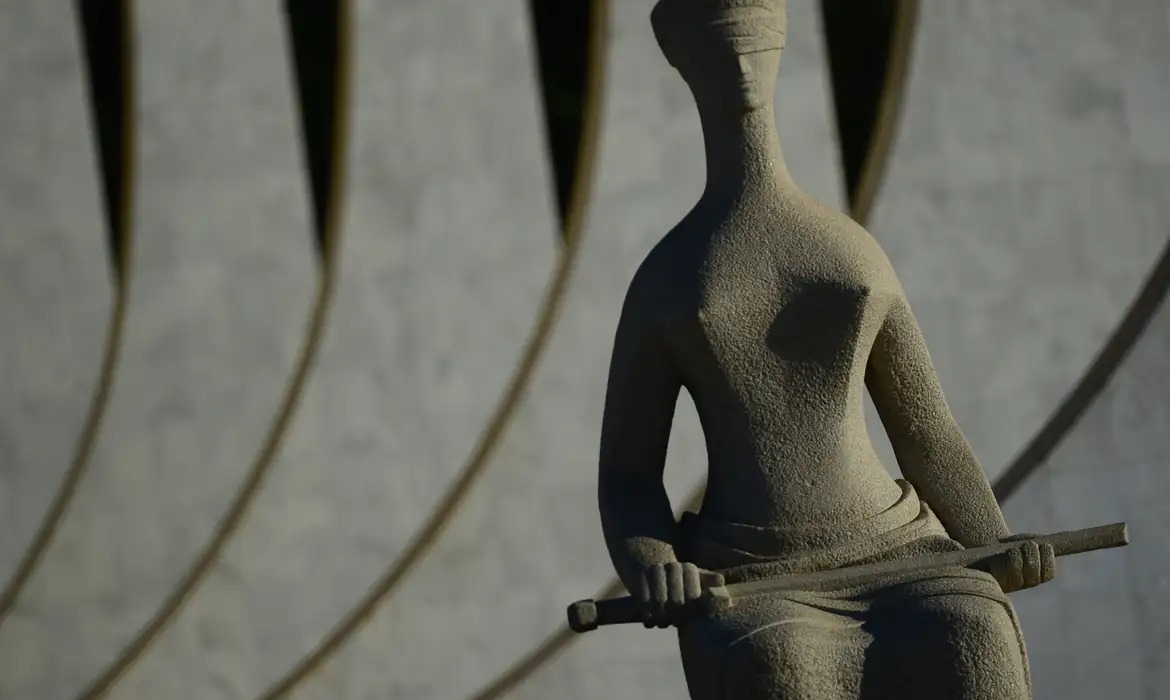 STF garante licença a mães não gestantes em uniões homoafetivas