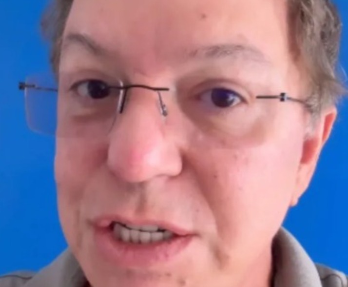 Desistiu? Boninho se cala sobre entrada de "brother argentino" no BBB24