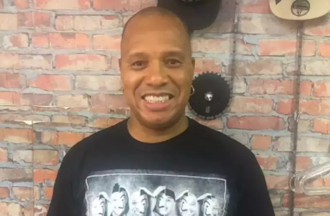 Anderson, vocalista do Molejo, volta a ser internado e está em estado grave