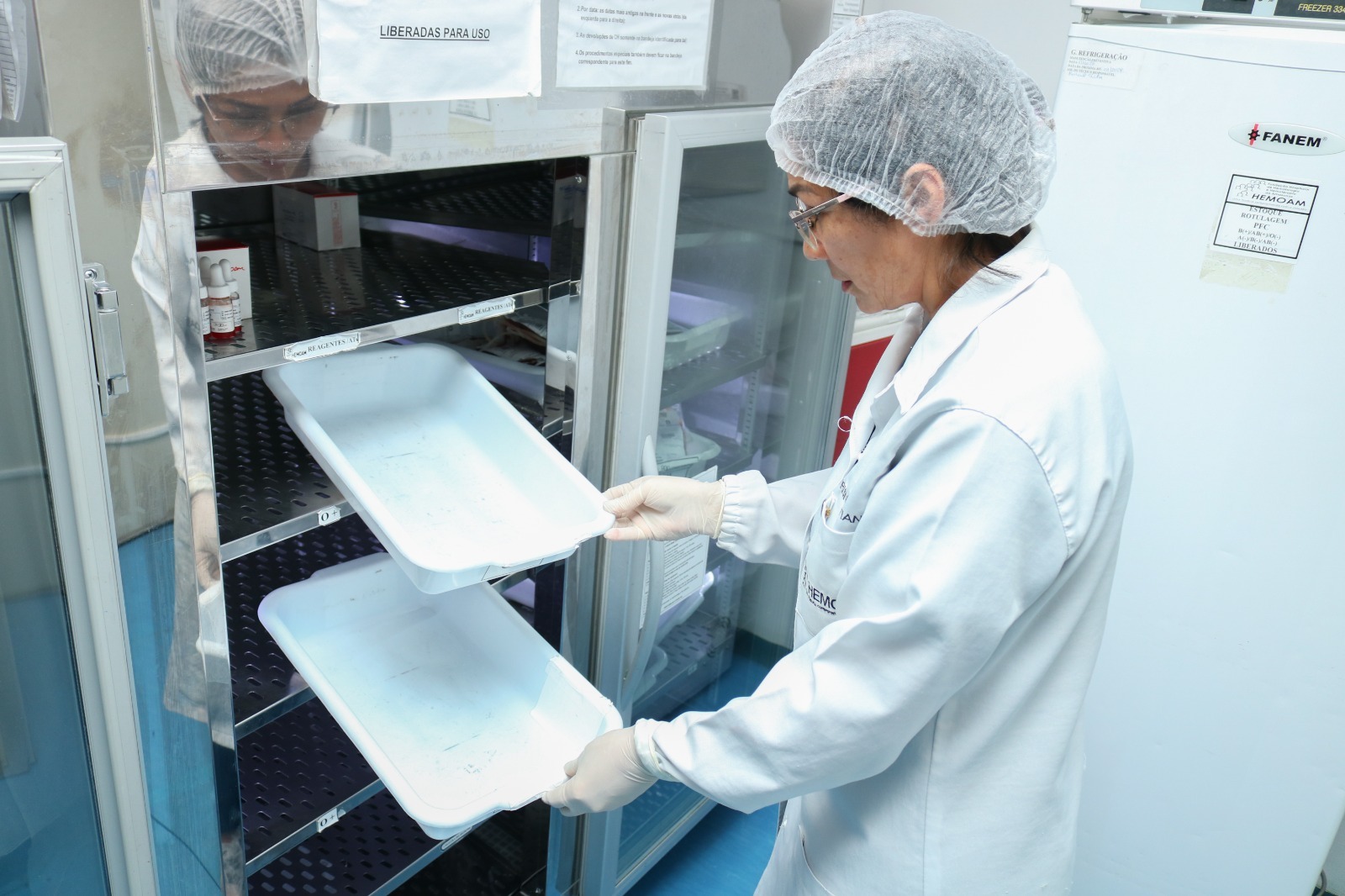 Hemoam convoca doadores para evitar estoque baixo de sangue no feriado