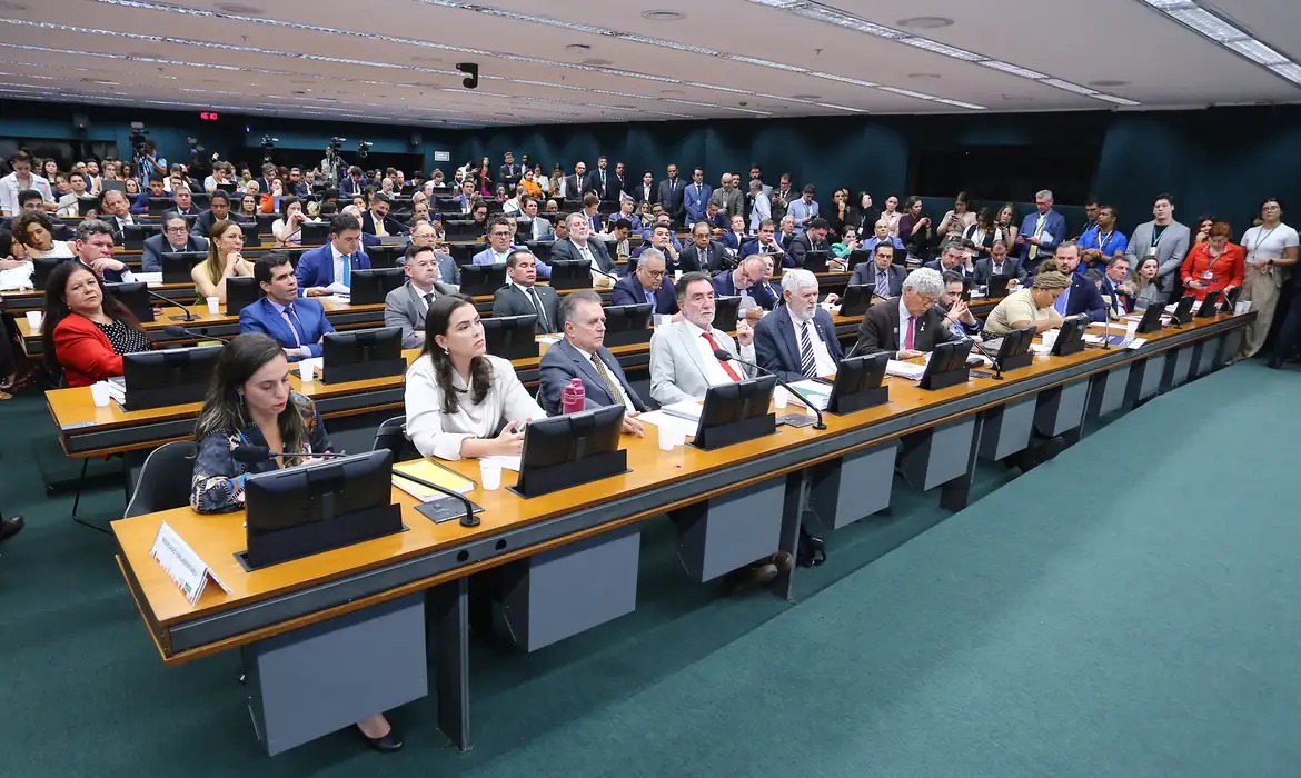 Caso Marielle: deputados pedem vista e adiam análise sobre prisão de Brazão