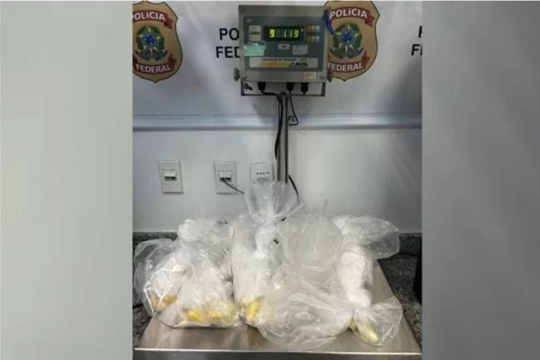 PF prende mulher com cocaína escondida na vagina e no estômago