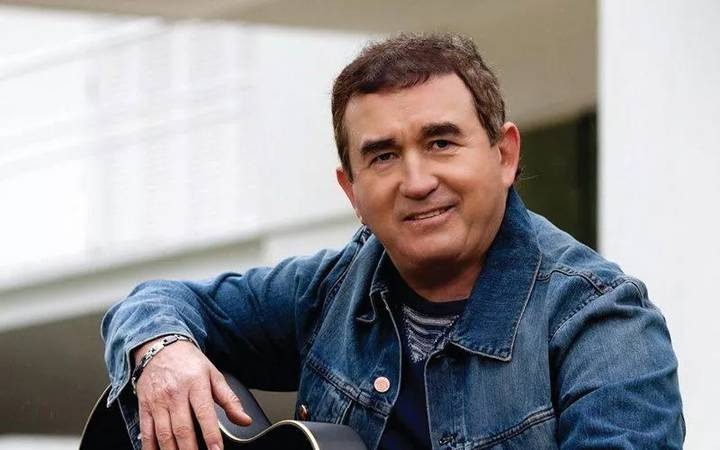 Prefeitura de Ipixuna contrata show de Amado Batista por meio milhão