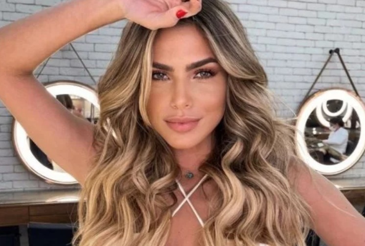 Ex-A Fazenda Erika Schneider sofre acidente na Bahia