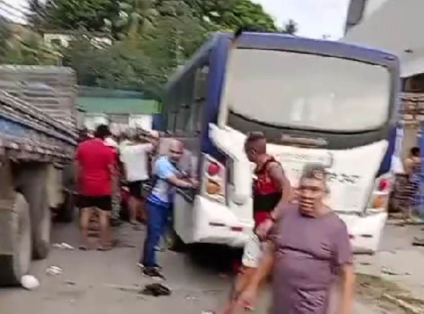 Motorista que matou 5 fiéis atropelados em procissão presta depoimento