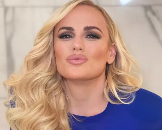 Rebel Wilson revela ter perdido virgindade aos 35 anos com ator