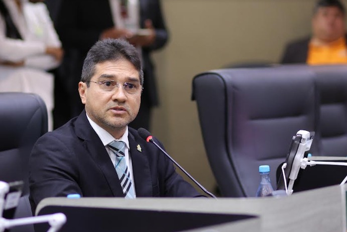 Vereador Jander Lobato oficializa filiação ao PSD