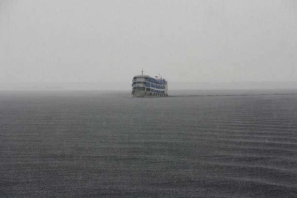 Com céu nublado, Manaus tem previsão de chuvas isoladas para esta quarta