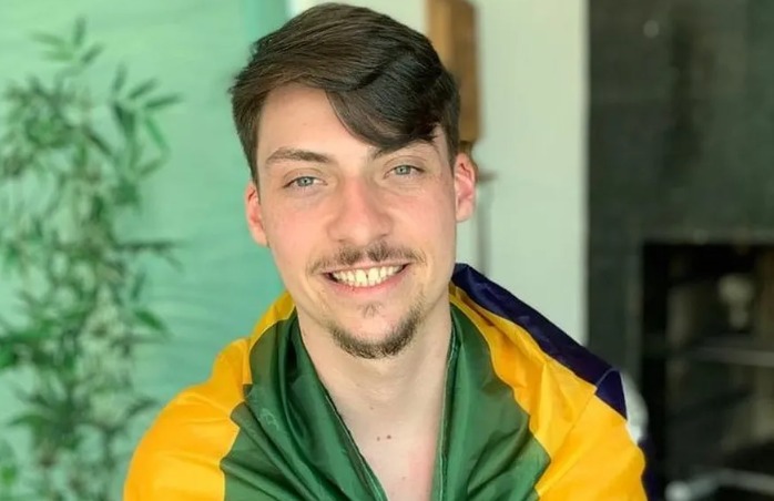 Banco aciona Justiça e pede apreensão de bens de Jair Renan por dívida