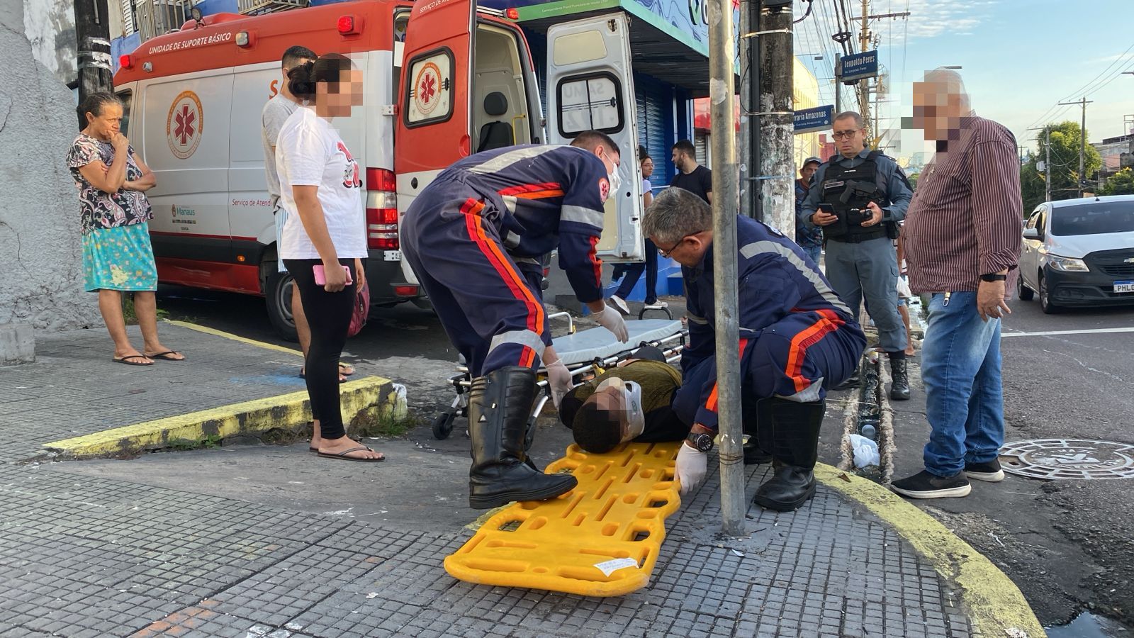 Homem fica ferido ao ser atropelado por carro no bairro Educandos