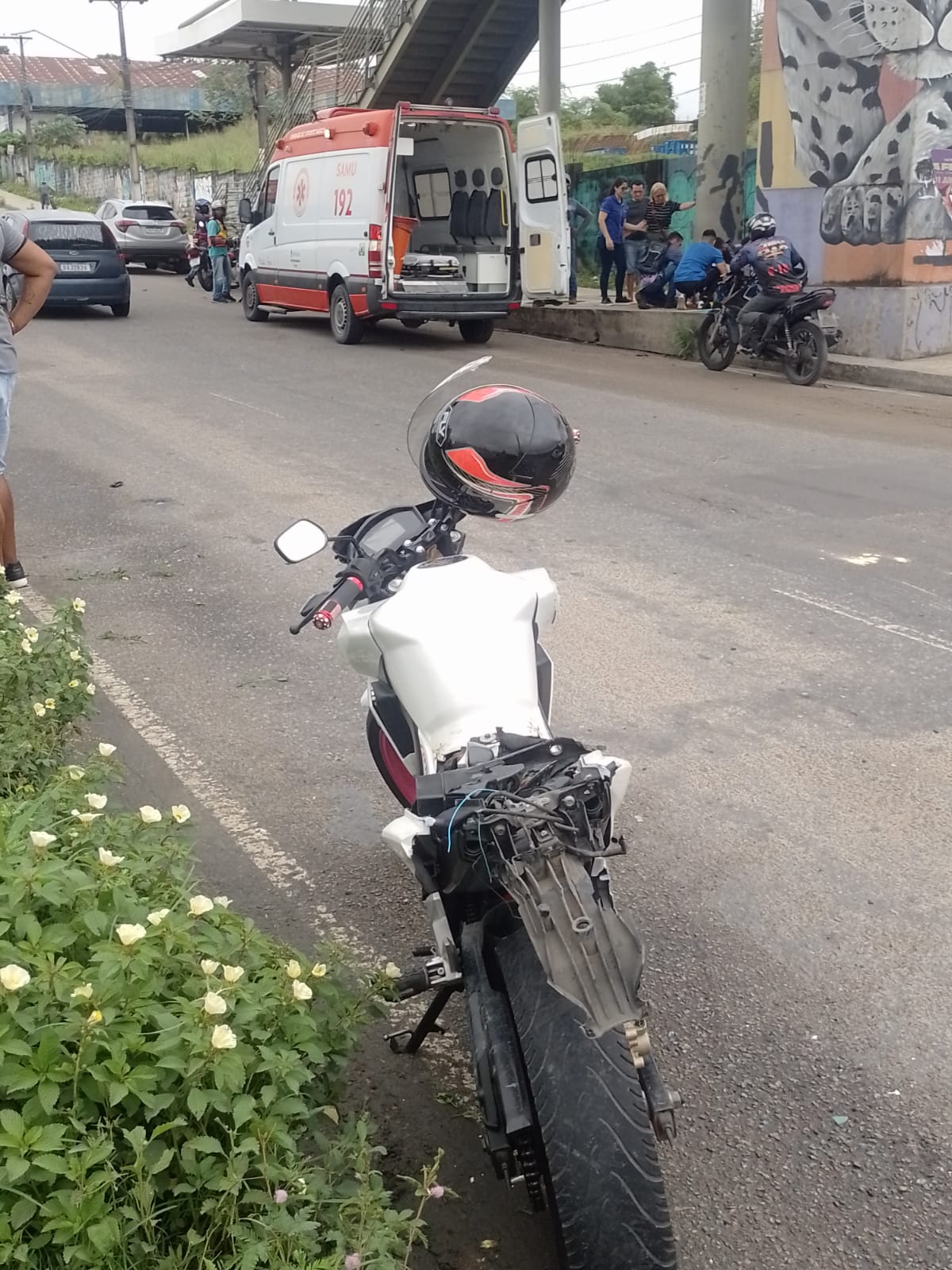 Acidente entre motocicletas deixa dois feridos no Monte da Oliveiras